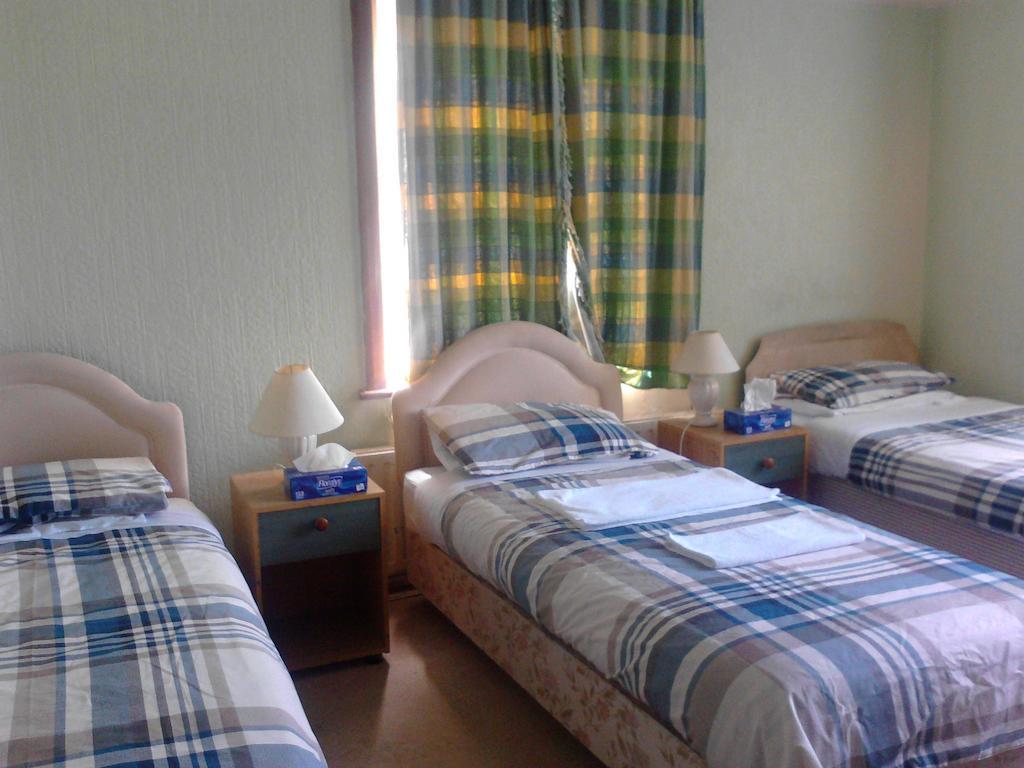 Lenton Lodge Guest House Horley Szoba fotó